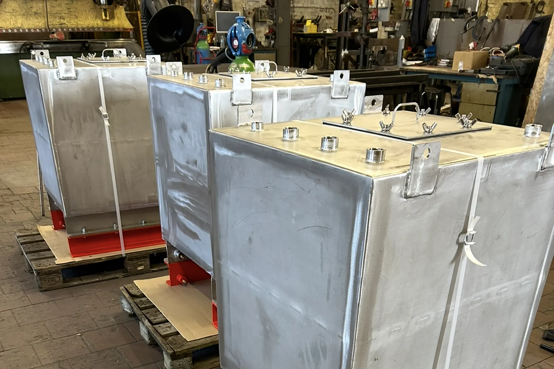 tank-vangard-7 custom metal tanks